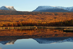 Mountain lake in the autumn